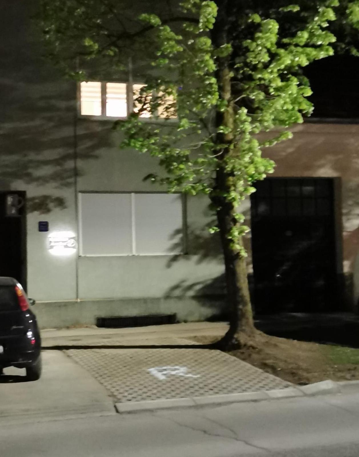 Apartman „Karolina” Nova Gradiska Bagian luar foto